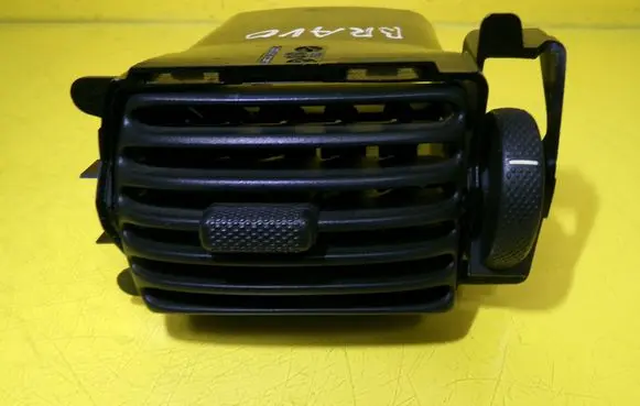 Fiat Bravo - Brava Dashboard side air vent grill/cover trim 225085