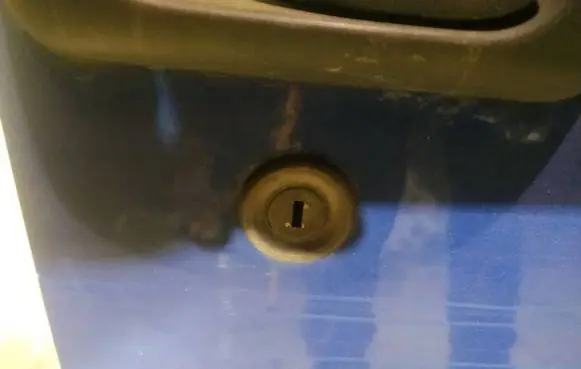 Citroen Jumper Front door lock (next to the handle) 