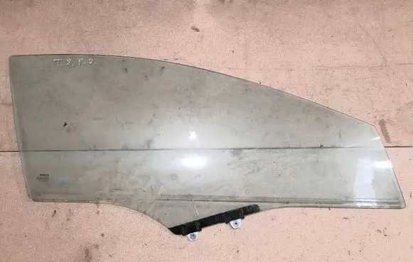 Honda Civic Front door window glass four-door