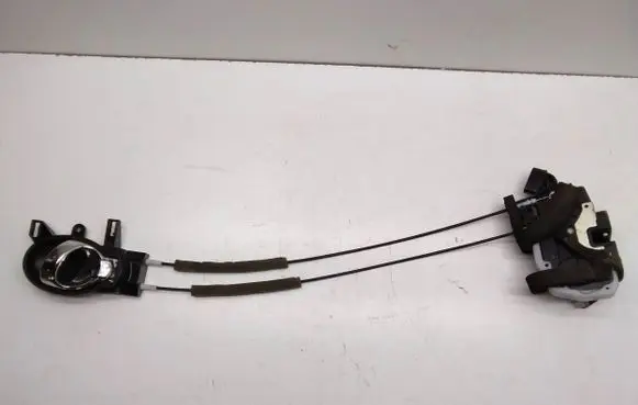 Nissan Juke I F15 Front door lock 