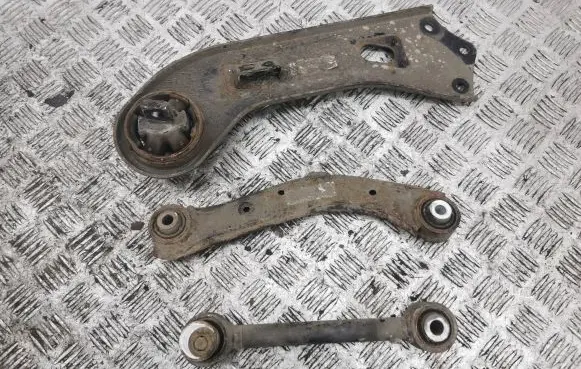 KIA Sportage Rear upper control arm/wishbone
