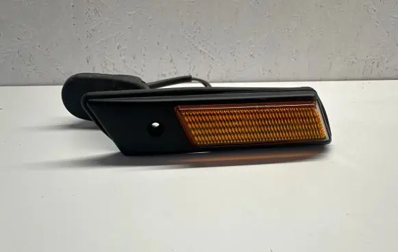BMW 3 E36 Front fender indicator light 13780139