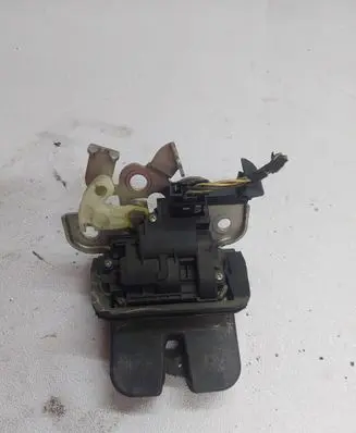 Audi A6 S6 C6 4F Tailgate/trunk/boot lock/catch/latch 8K9827505A