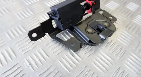 BMW X3 E83 Tailgate/trunk/boot lock/catch/latch 7057364 8381584