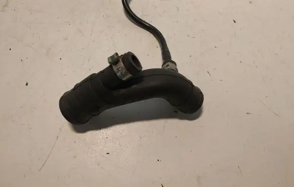 Volvo V70 Engine coolant pipe/hose