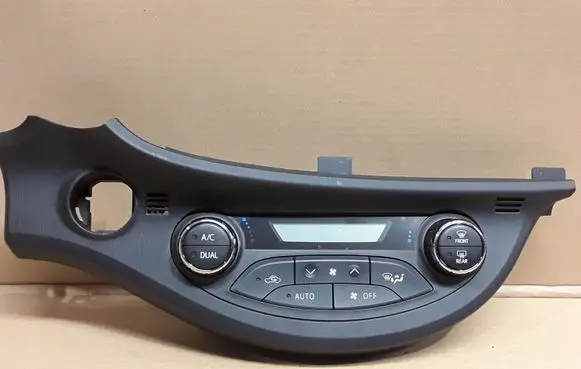 Toyota Yaris Climate control unit 559000D340