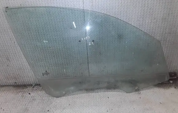 BMW 1 E81 E87 Front door window glass four-door