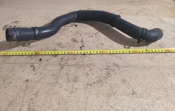 Engine coolant pipe/hose