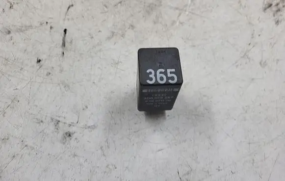 Audi A4 S4 B5 8D Other relay 8D0959257
