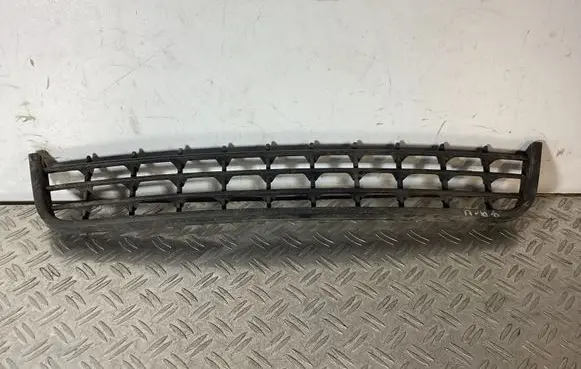 Audi A8 S8 D2 4D Front bumper lower grill 4D0853667B