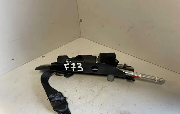 Volvo V70 Front seatbelt 39806015