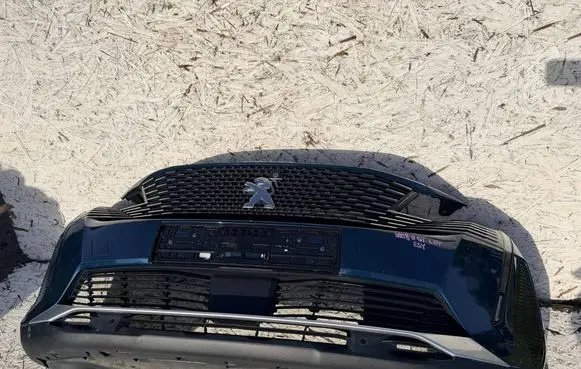 Peugeot 5008 II Front bumper