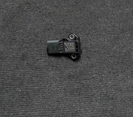Volkswagen PASSAT B7 Air pressure sensor