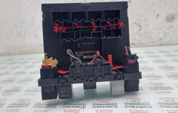 Volkswagen PASSAT B6 Comfort/convenience module 3C0937049H