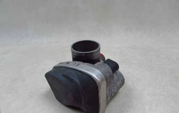 Volkswagen Polo Throttle valve 036133062N 5661