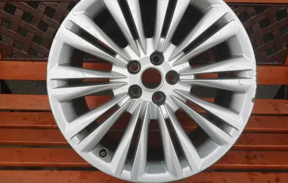 Jaguar XF X250 R19 alloy rim 