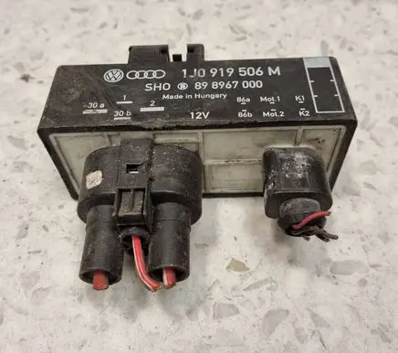 Volkswagen Polo Coolant fan relay 1J0919506M 898967000