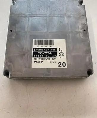 Toyota Corolla E120 E130 Engine control unit/module 8966602120 MB1758005231