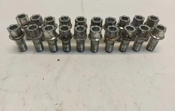 Ford Transit - Tourneo Connect Nuts/bolts 