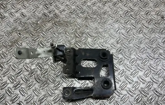 Ford Explorer VI Air filter cleaner box bracket assembly L1M39647