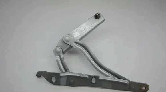 Audi TT Mk1 Tailgate/trunk/boot hinge 8N7827299A