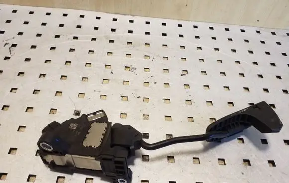 Toyota Auris E180 Accelerator throttle pedal 7811002140
