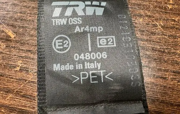 Iveco Daily 3rd gen Front seatbelt 33017280A1 048006
