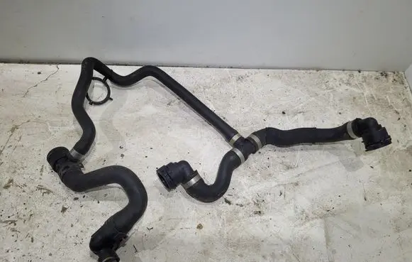 Mercedes-Benz GLC X253 C253 Engine coolant pipe/hose A2535017200