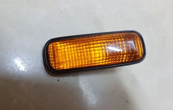 Honda CR-V Front fender indicator light 6R01391