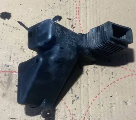 Audi A8 S8 D2 4D Air intake duct part 4D0903423B