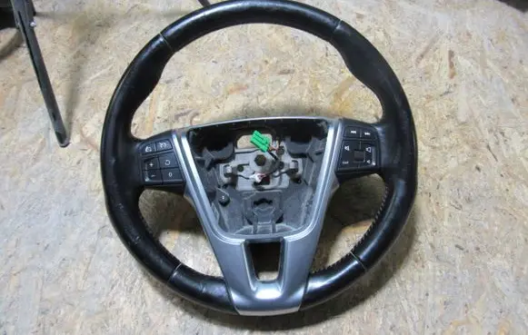 Volvo V40 Steering wheel