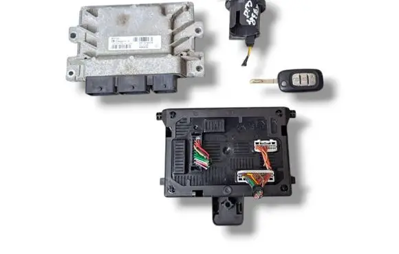 Renault Clio III Engine ECU kit and lock set S180042157 237101907R