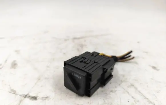 BMW 5 E39 Other relay 8380420