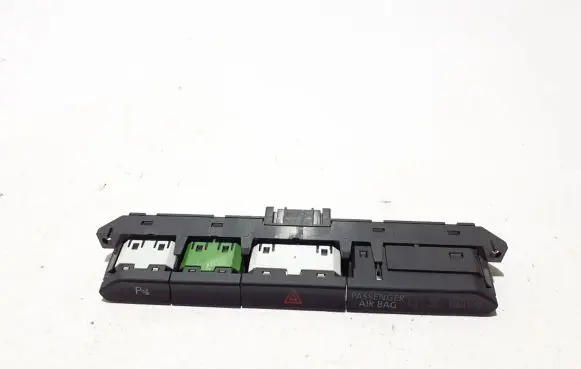 Volkswagen PASSAT B8 Hazard light switch 3G0927132A