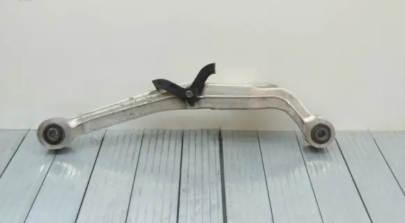 Nissan Rogue Rear upper control arm/wishbone M425