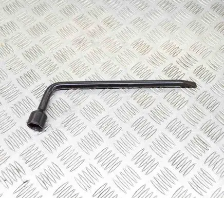 Toyota Avensis T270 Wheel nut wrench 