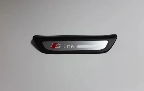 Audi Q3 8U Rear sill trim cover 8U0853376A