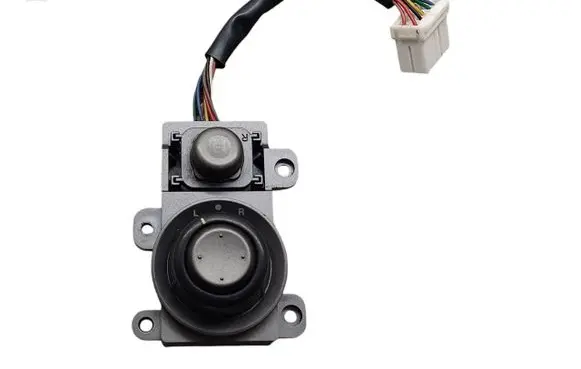 Wing mirror switch