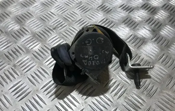 Mazda 2 Rear seatbelt