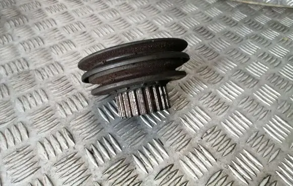 Volkswagen Transporter - Caravelle T3 Crankshaft pulley 068105243 028105263