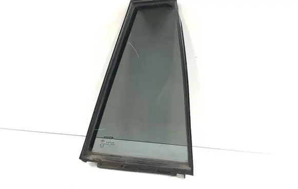 Toyota Verso Rear side window 681880F010AI