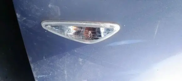 Mazda 6 Front fender indicator light sidabrine