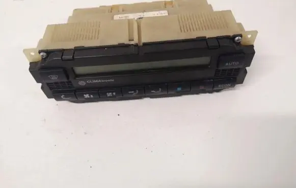 Volkswagen PASSAT B5 Climate control unit 1J1907044 5HB007617-00