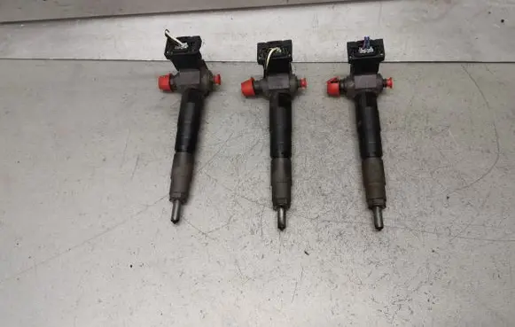Subaru Outback (BS) Fuel injectors set 16613AA040