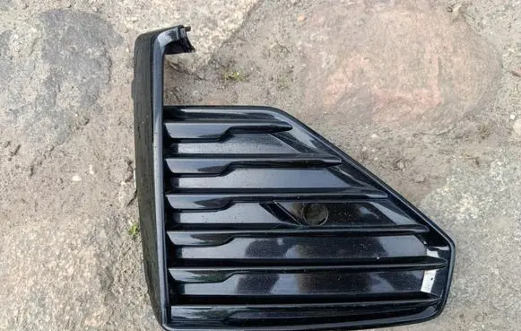 Volvo S60 Front bumper lower grill 32227026