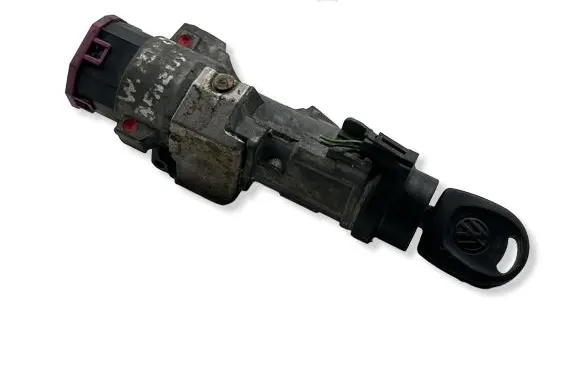 Volkswagen Polo IV 9N3 Ignition lock 4B0905851N