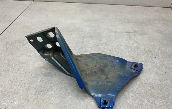 Opel Mokka Fender mounting bracket 95244756