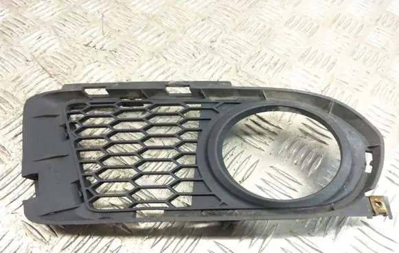 BMW 3 E92 E93 Front fog light trim/grill 8041182
