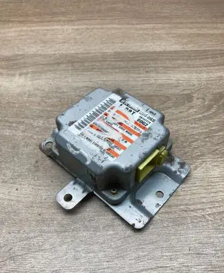 Suzuki Grand Vitara I Airbag control unit/module 3891000620 X6T47773