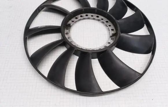 Volkswagen PASSAT B5.5 Fan impeller 058121301B